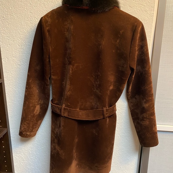 Elegant Brown Faux Fur Trimmed Coat - Picture 3 of 5